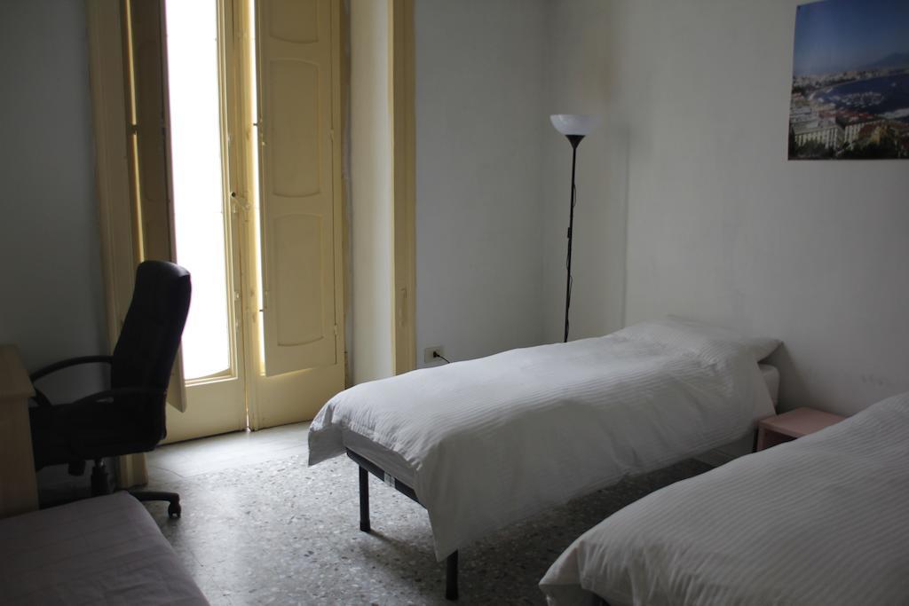 Youthhome B&B Napoli Camera foto